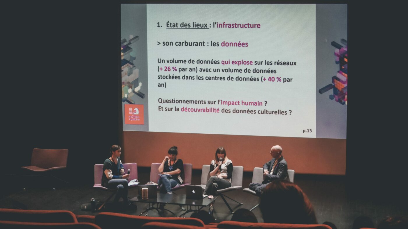 “Quelle technologie est au service de quelle société ?” Caroline Weill