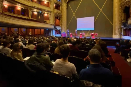 « Nous avons la responsabilité collective de nous rassembler afin de défendre de l’intérieur une vision d’une politique de la création et de la démocratie culturelle, d’un numérique sociétal, riche et non technocentré » Anne Le Gall et Clément Coustenoble