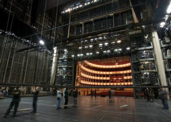 Vienna Opera Backstage