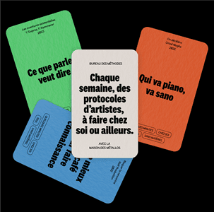 tas de cartes de la forme de cartes à jouer sur lesquelles sont inscrits les titres des protocoles du Bureau des méthodes